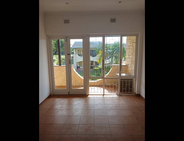 2 BEDROOM DUPLEX FOR SALE IN SCOTTBURGH CENTRAL